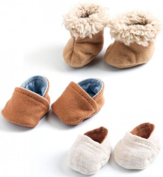 Levně Djeco Dolls - Dolls clothing 3 pairs of slippers
